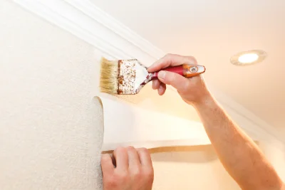 Pose de papier peint à Vrigny — revêtements muraux et toiles de verre
